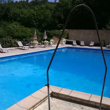 Linda Gorges Du Caramy *